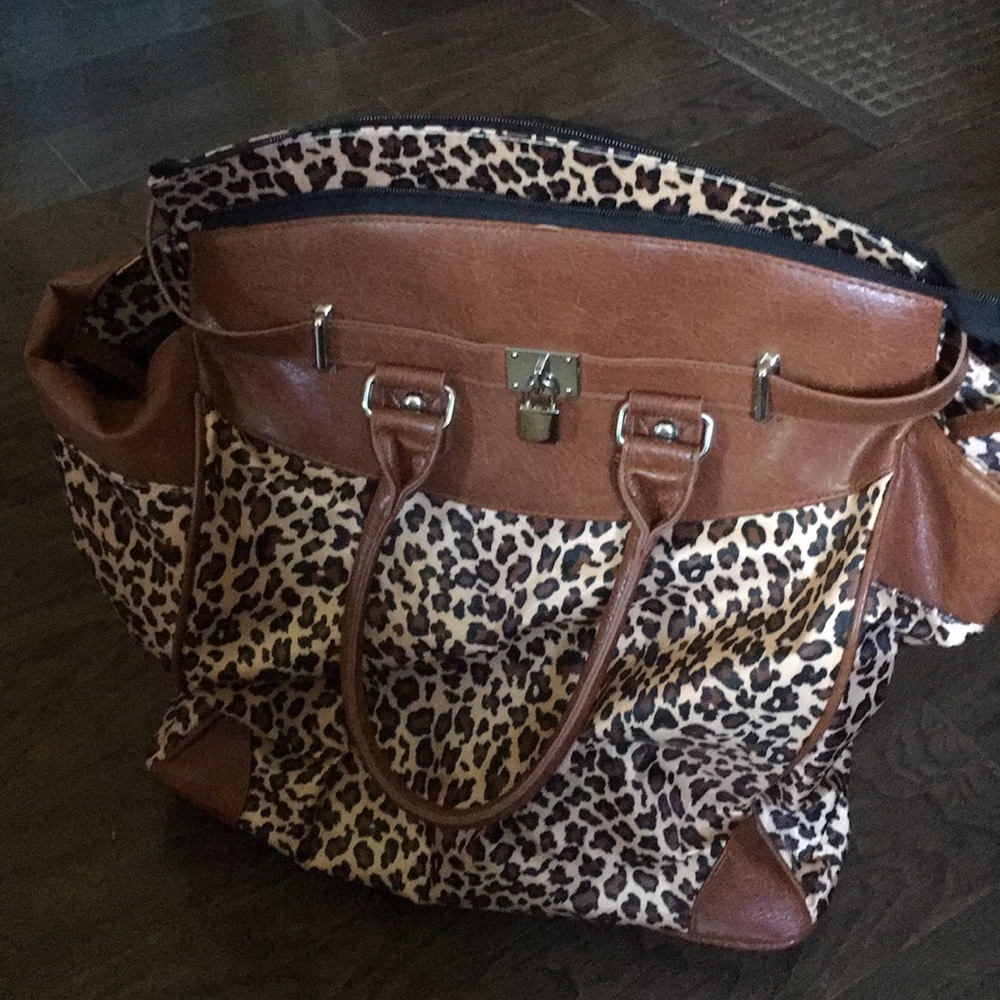 Leopard rolling bag
